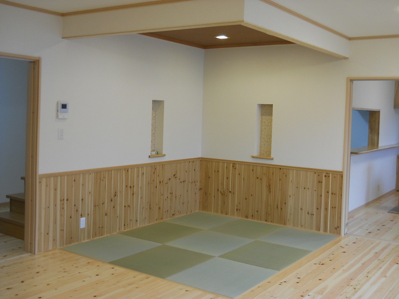 リビングにある畳コーナー。畳はすべて熊本県八代産いぐさ使用。