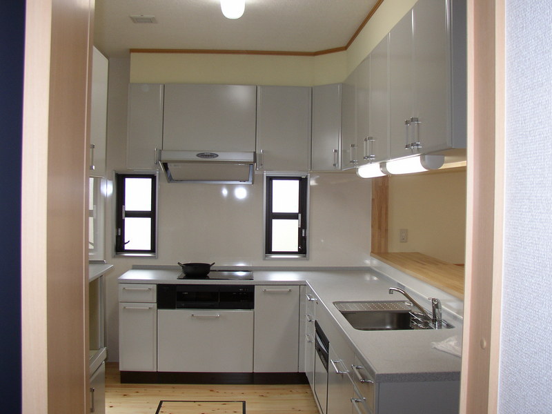 Ｌ型キッチン・ＩＨ・食洗器・人造大理石