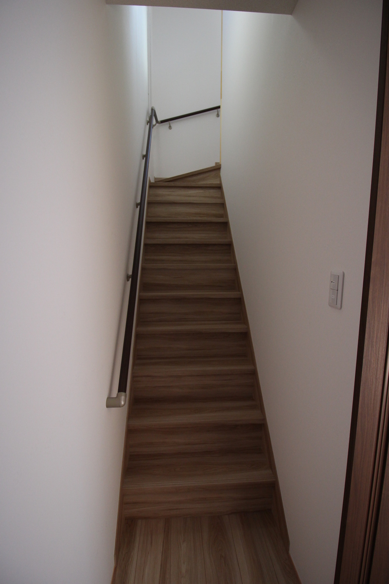 床板に合わせた階段